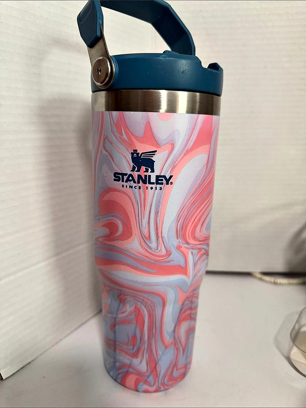 Stanley The IceFlow Flip Straw Tumbler 30 OZ Marble Collection Pink & Blue